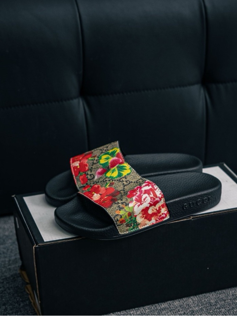 Gucci GG Blooms Floral Print Slide Sandals Black Rubber